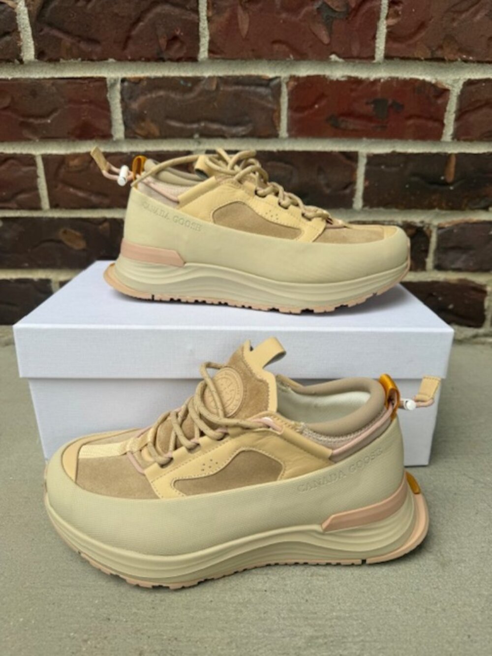 Canada Goose trail sneakers NIB 37/6 - Picture 2 of 7